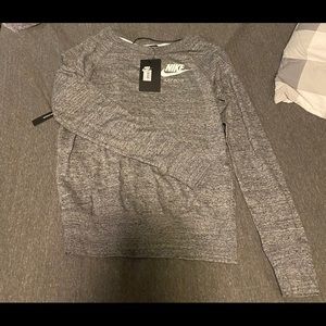 Nike Women’s Long Sleeve Grey